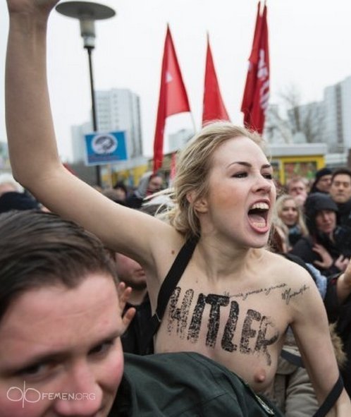 FEMEN влаштували антифашистський мітинг у Берліні. ФОТО