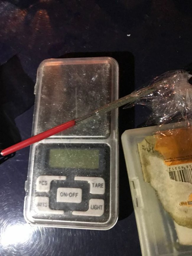 У Вінниці затримали волинянина «під кайфом» зі зброєю та наркотиками в авто. ФОТО