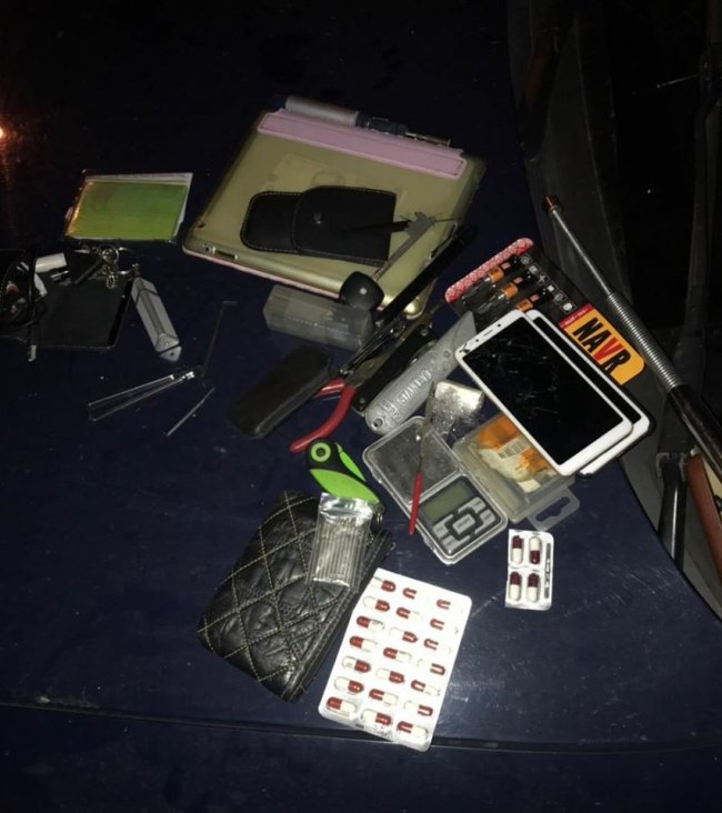 У Вінниці затримали волинянина «під кайфом» зі зброєю та наркотиками в авто. ФОТО