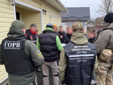 Мешканці Волині та Рівненщини організували схему переправлення ухилянтів за кордон: сума заробітку – до мільйона доларів