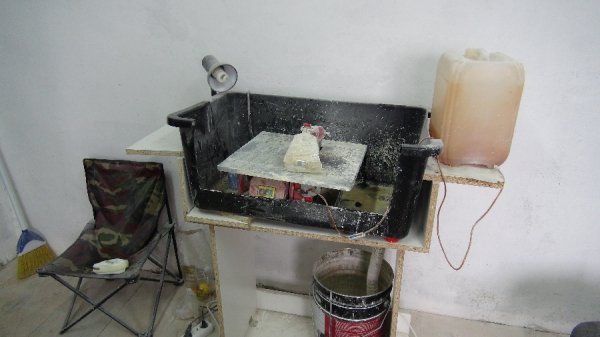 На Волині викрили цех з підпільної обробки бурштину. ФОТО