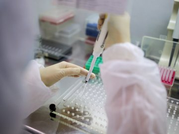 За три місяці МОЗ збільшило кількість тестів з 300 до 14 000 на добу, – Максим Степанов