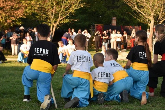 Біля Луцька - фестиваль «Дух незламних»: змагання з різних видів спорту, виступи гуртів та козацьке бойове мистецтво