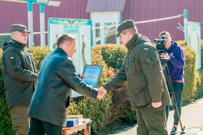 У Луцьку з Днем захисника України привітали нацгвардійців. ФОТО