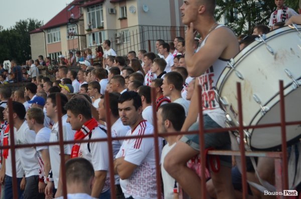 «Волинь» – «Шахтар»: як лучани вболівали на «Авангарді». ФОТО