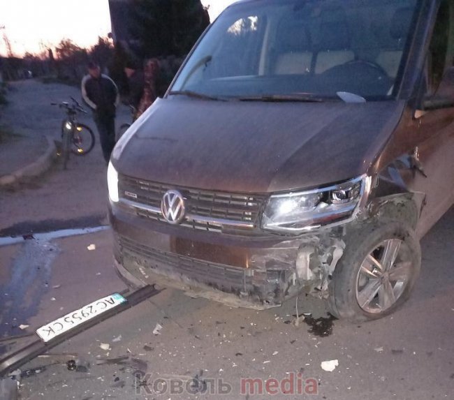 У Ковелі – ДТП: біля садівничого масиву зіштовхнулись два автомобілі. ФОТО