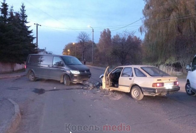 У Ковелі – ДТП: біля садівничого масиву зіштовхнулись два автомобілі. ФОТО