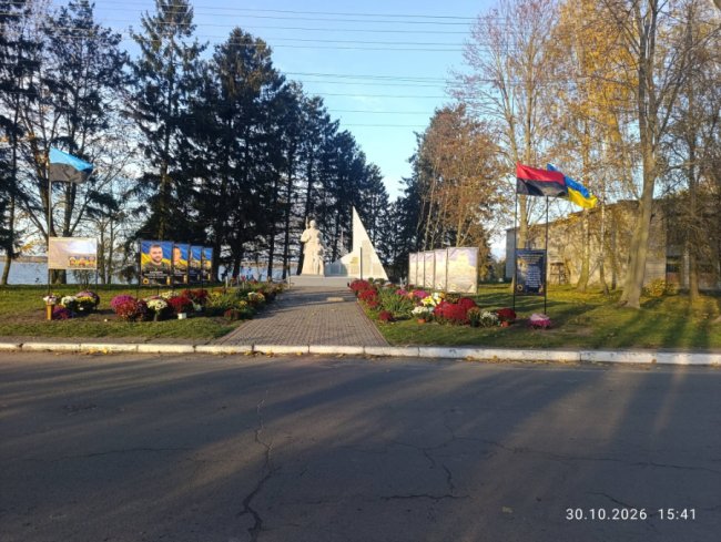 «За кожним іменем – людський подвиг»: у селі на Волині відкрили Алею Героїв. ФОТО. ВІДЕО