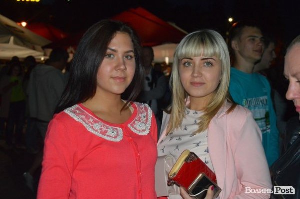 Повболівати прийшла радник міського голови, голова Молодіжної ради - Софія Ройко (зліва)