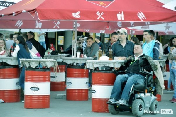 Як лучани вболівали за збірну України. ФОТО. ВІДЕО