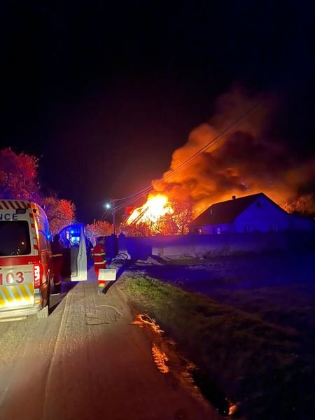 Пожежі на Волині: спалахнули дві господарські споруди та житловий будинок
