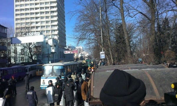 Верховну Раду пікетують тисячі майданівців. ФОТО