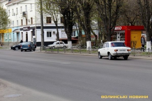 У Луцьку на переході збили дівчинку. ФОТО