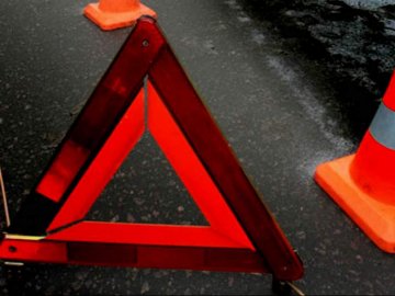 Постраждалу не могли витягнути з авто: на трасі «Луцьк – Володимир-Волинський» автівка злетіла в кювет