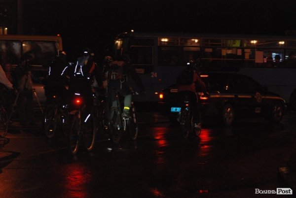 У Луцьку відбувся авто-, велопробіг в підтримку Євромайдану. ФОТО