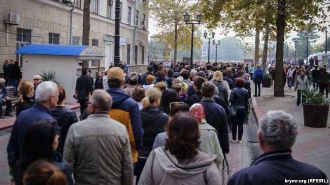 У Керчі прощаються з жертвами масового вбивства