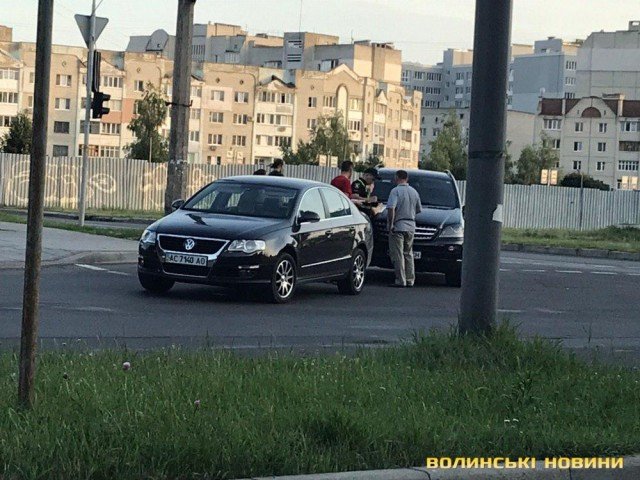 Біля луцького собору стукнулися два «німці». ФОТО