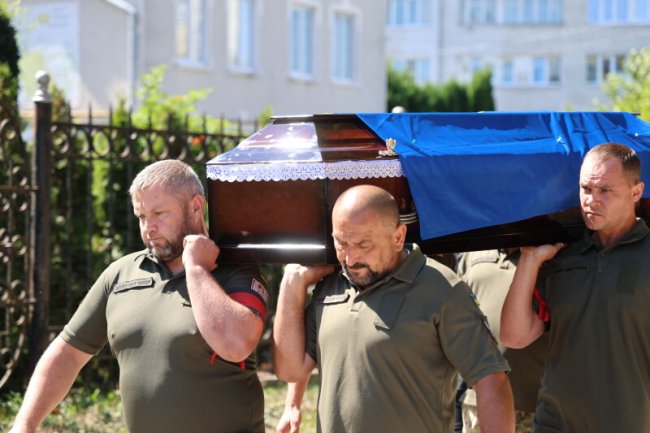 У Луцьку попрощались з Героєм Едуардом Павловським