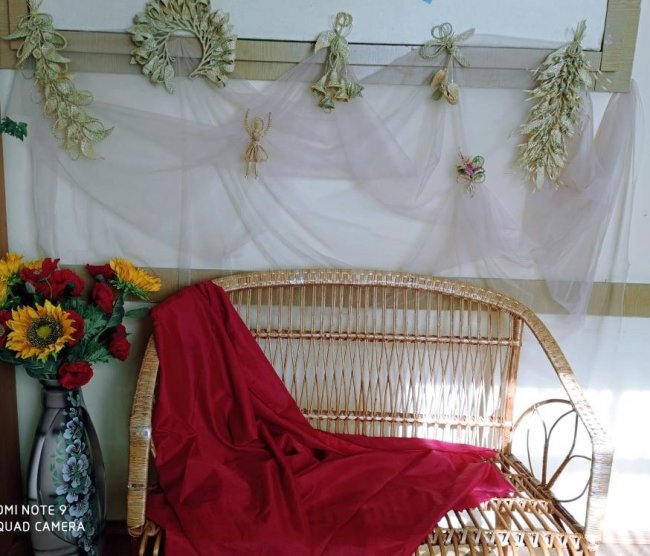 У місті на Волині відкрили виставку солом’яних витворів талановитої майстрині. ФОТО