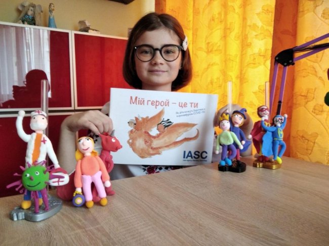 Луцька школярка написала історію про те, як запобігти COVID-19