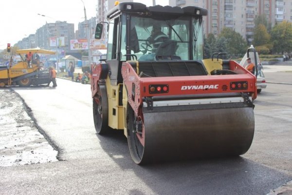 У Луцьку по-новому заасфальтували проспект Соборності. ФОТО