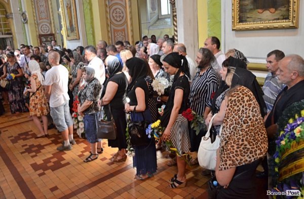 У Луцьку прощалися з загиблим «айдарівцем». ФОТО