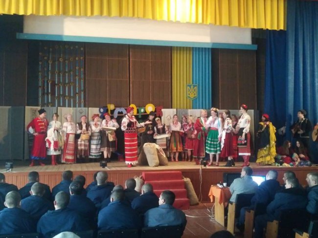 На Волині неповнолітніх засуджених розважав експериментальний театр. ФОТО