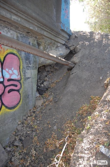 Луцькі «мости на мільйон» сипляться. ФОТО