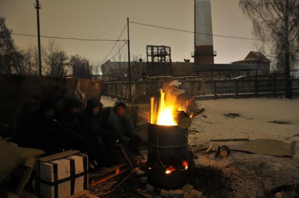 Блокування ВВшників у Луцьку: п'ята ніч. ФОТО