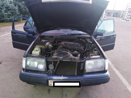 Заборонили в’їзд в Україну і вилучили Mercedes: на Волині спіймали білоруса-контрабандиста