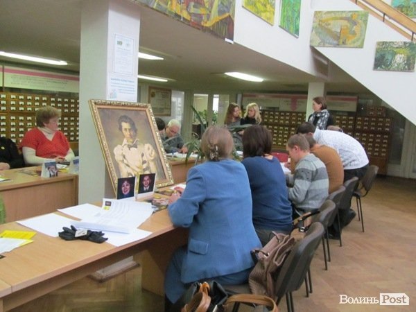 У Луцьку писали листи на захист прав людини. ФОТО