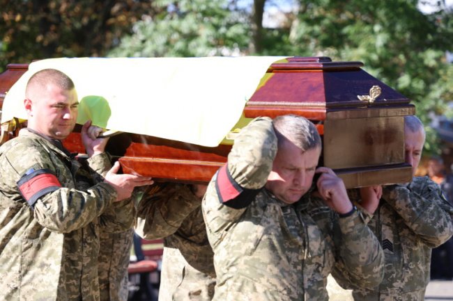 Луцька громада у жалобі: в останню дорогу провели Героя Артура Задоянного