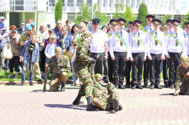 Фото випускного у військовому ліцеї в Луцьку