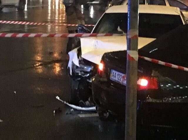 У Києві водій легковика протаранив чотири автівки: загинула дівчина