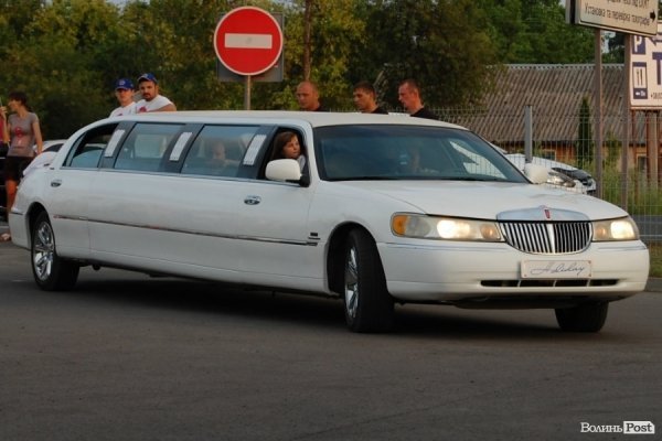 Організатори возили ТНМК на лімузині. Фагот каже, що вперше їздив на саунд-чек на такому крутому транспорті