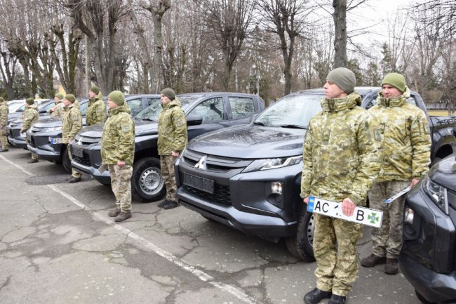 Волинські прикордонники отримали 20 позашляховиків. ФОТО