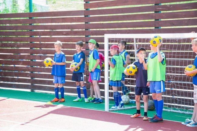 Лучан запрошують займатися спортом на універсальному майданчику