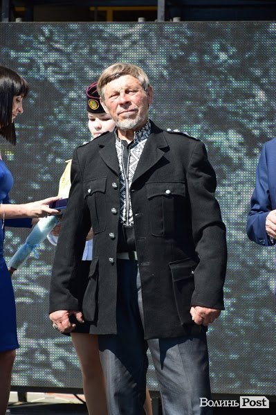 Відомому луцькому скульптору вручили відзнаку. ФОТО