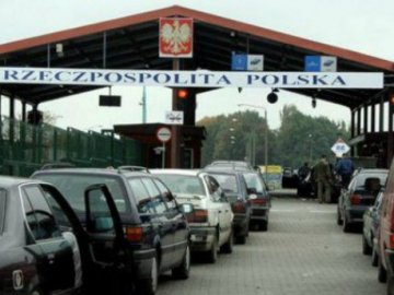 У чергах на кордоні з Польщею – 240 автівок