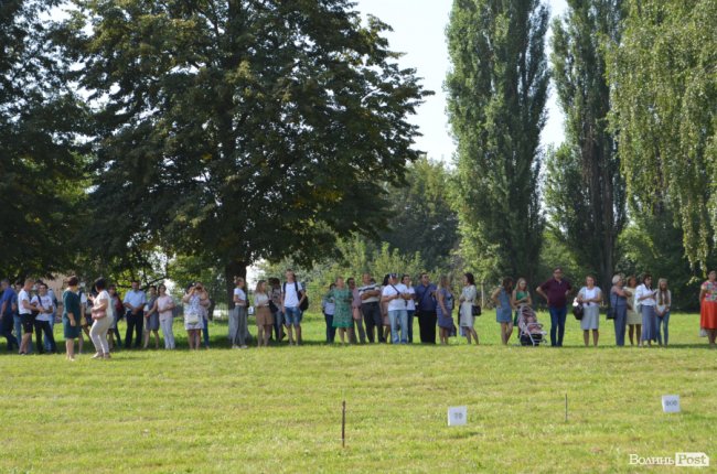 Танець від ректора і завдання від губернатора: як у луцькому «політесі» першачків зустрічали. ФОТО