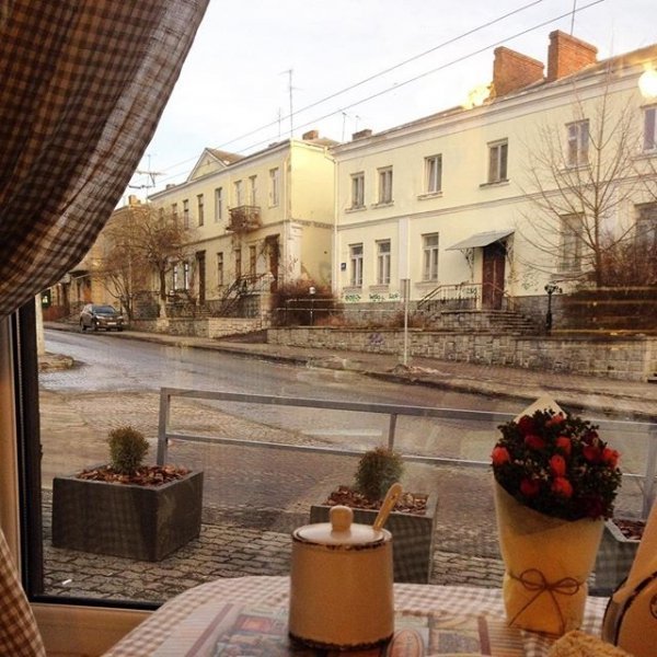 Вулиця Богдана Хмельницького від @moy_compas