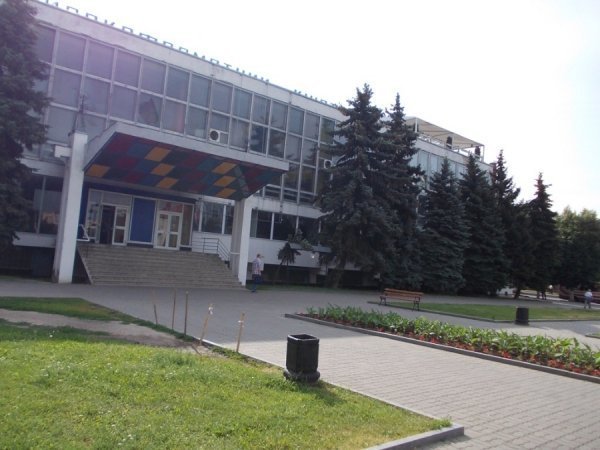 Грибок, корозія і дірявий дах: яким продали кінотеатр «Промінь». ФОТО