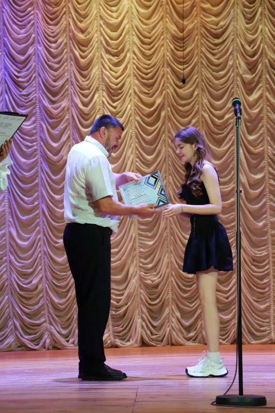 У громаді на Волині нагородили найуспішніших учнів та педагогів. ФОТО