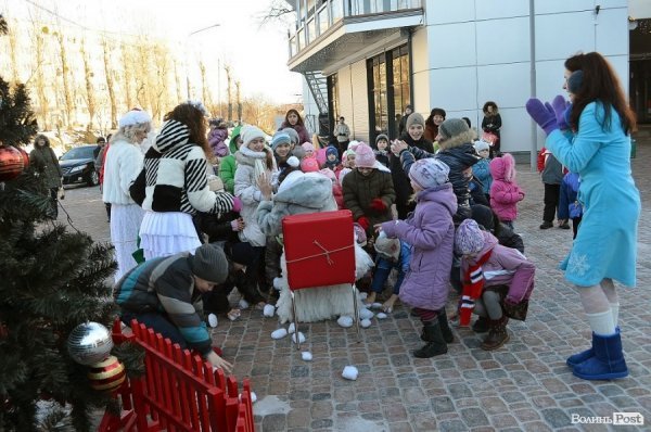 Дітям із «важких» сімей подарували новорічний настрій. ФОТО
