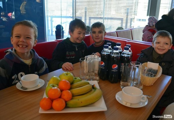 Дітям із «важких» сімей подарували новорічний настрій. ФОТО