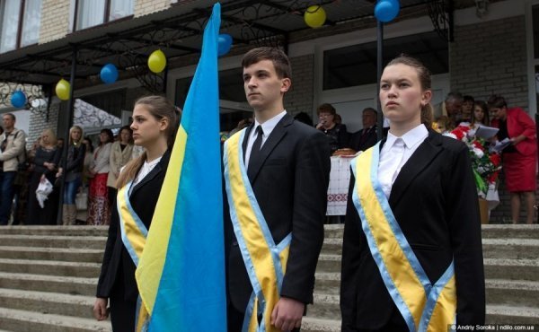 Останній дзвінок у Нововолинську. ФОТО