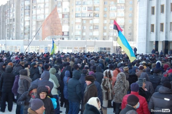 Волинська ОДА: штурм, який не відбувся. ФОТОРЕПОРТАЖ