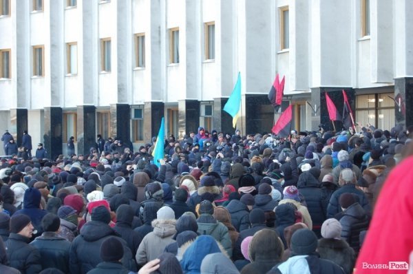 Волинська ОДА: штурм, який не відбувся. ФОТОРЕПОРТАЖ