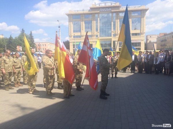 У Луцьку вшанували пам'ять лучан-військовослужбовців, які загинули під Волновахою. ФОТО