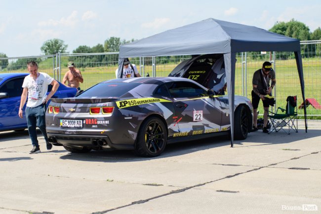 У Луцьку стартували видовищні змагання дрег-рейсерів. ФОТО